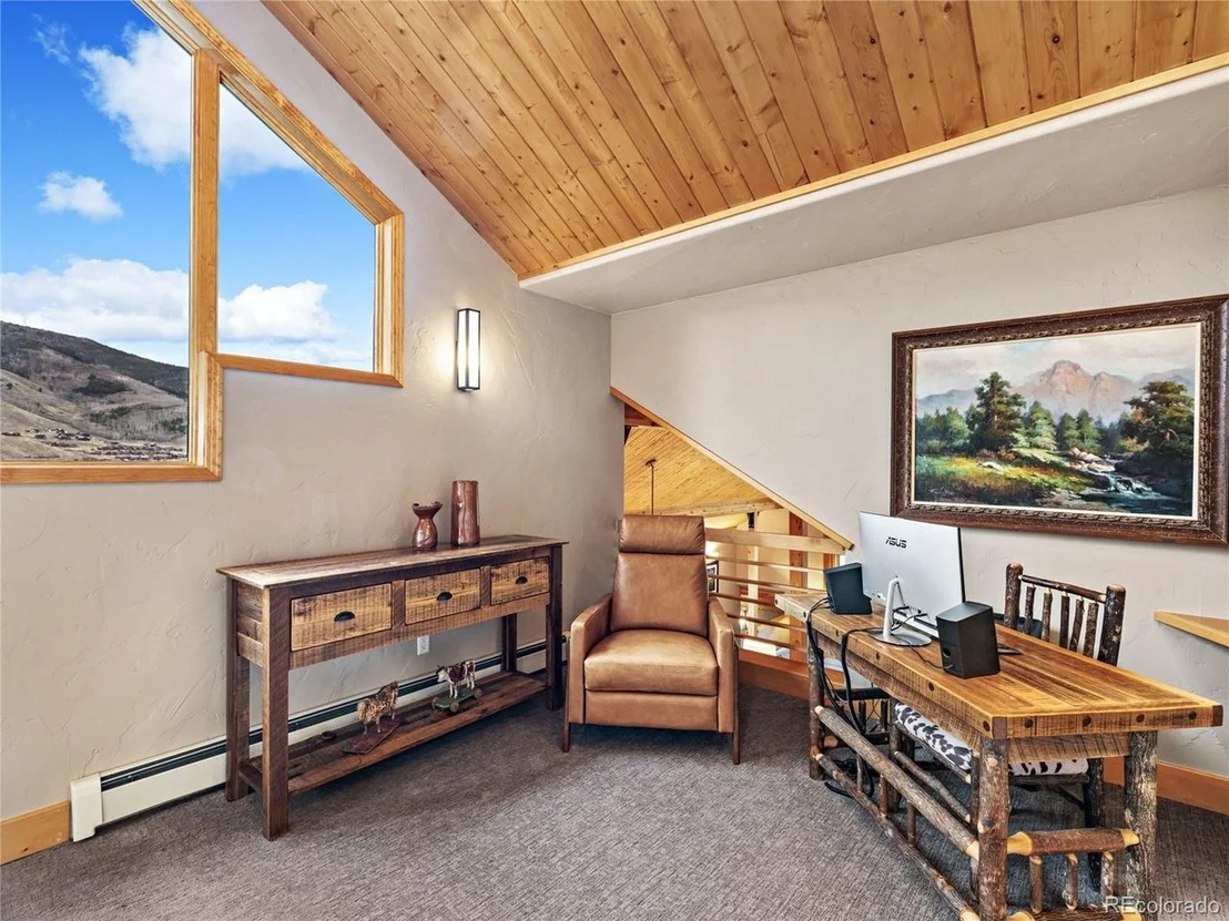 Photo of 1793 Falcon Dr