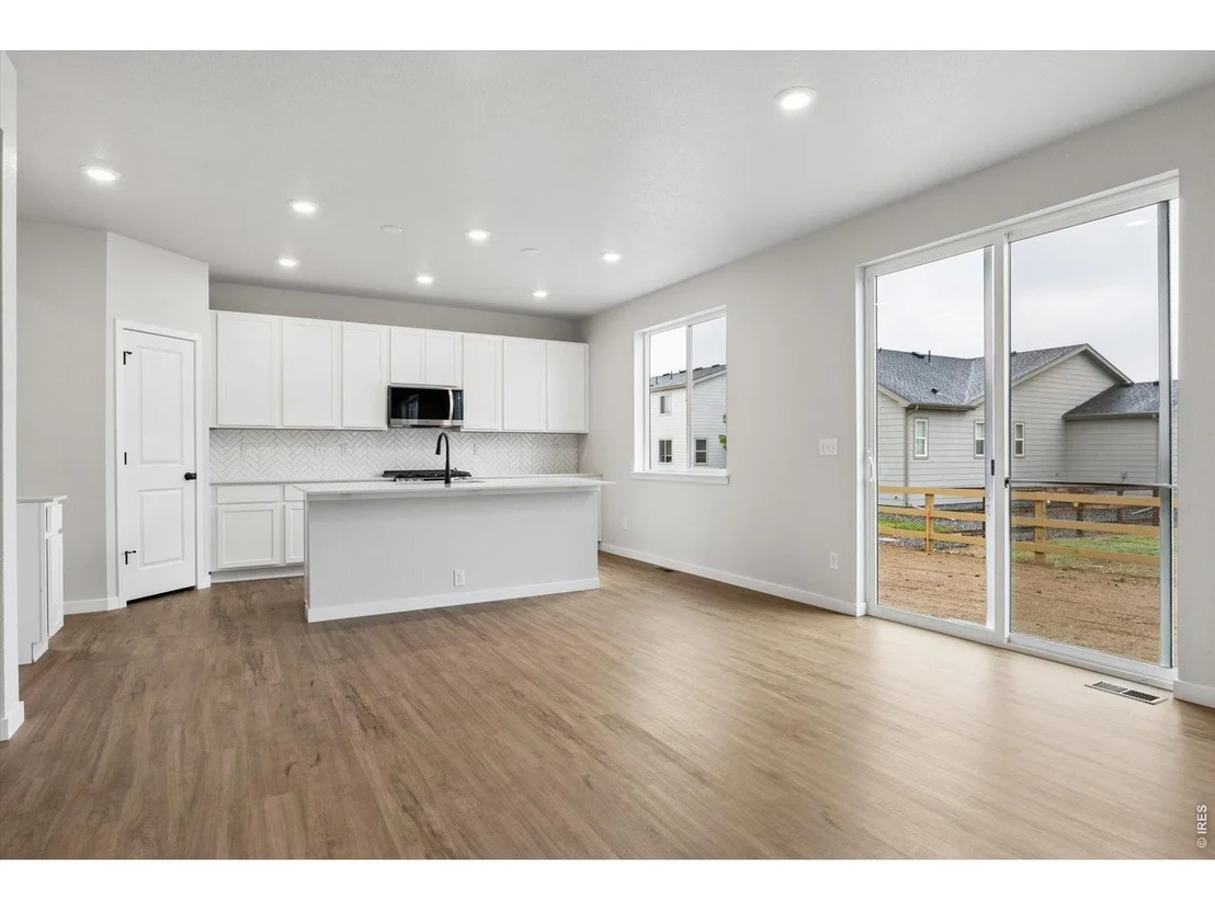 Photo of 807 Kettlepond Way