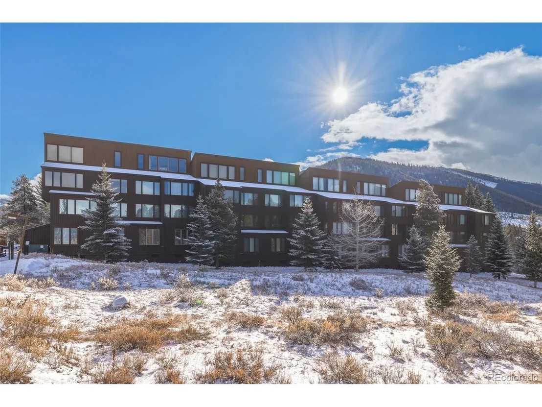 Photo of Unit 2015 at 21700 US Highway 6