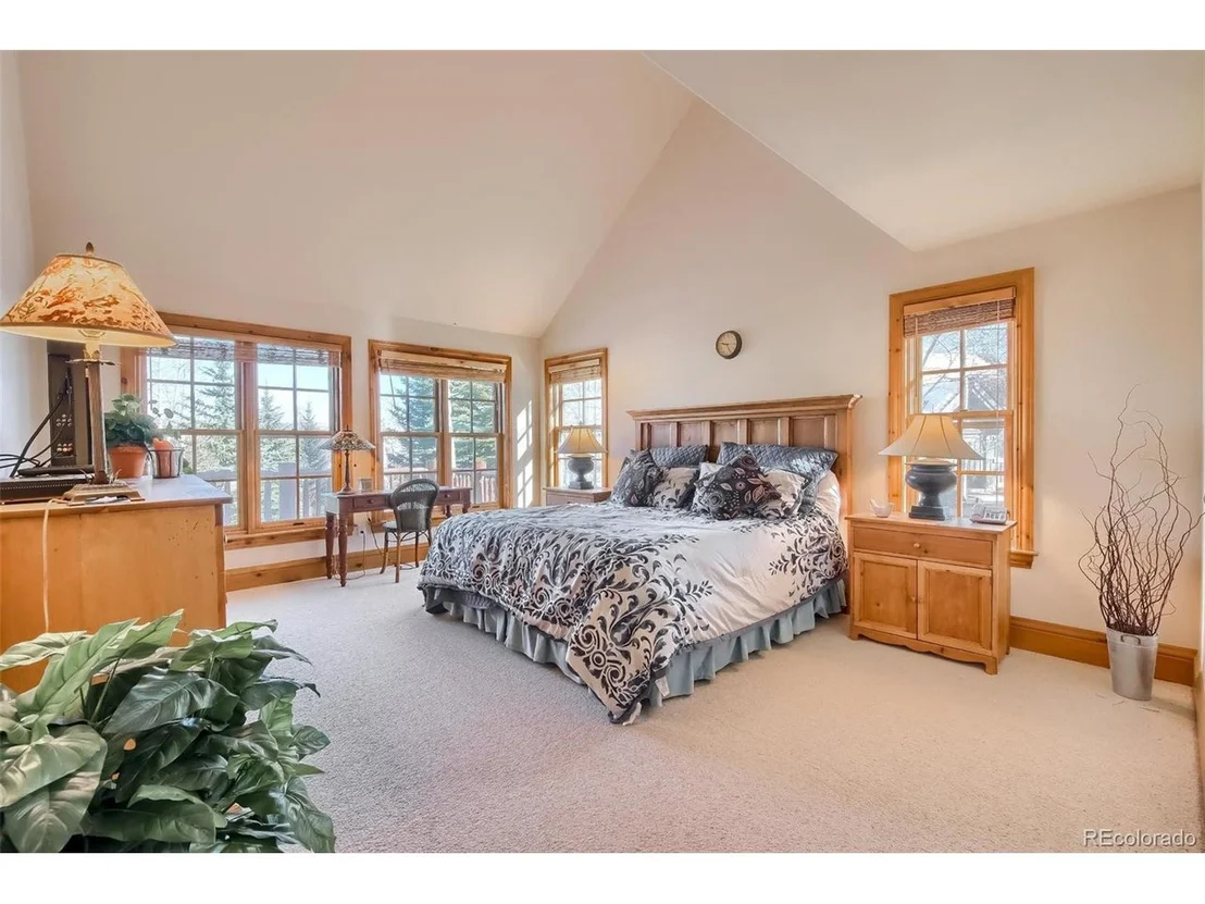 Photo of 5 Fairway Ln