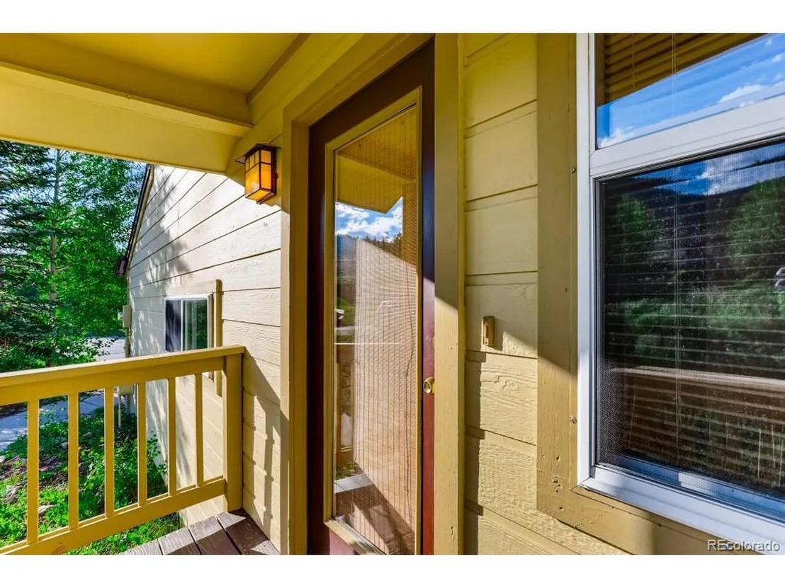 Photo of 275 Meadow Wood Cir