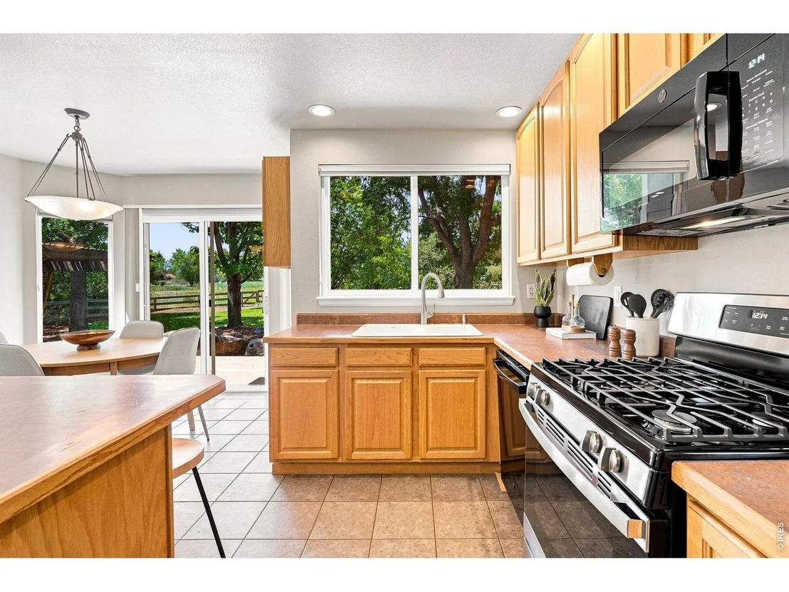 Photo of 2854 Blue Jay Way