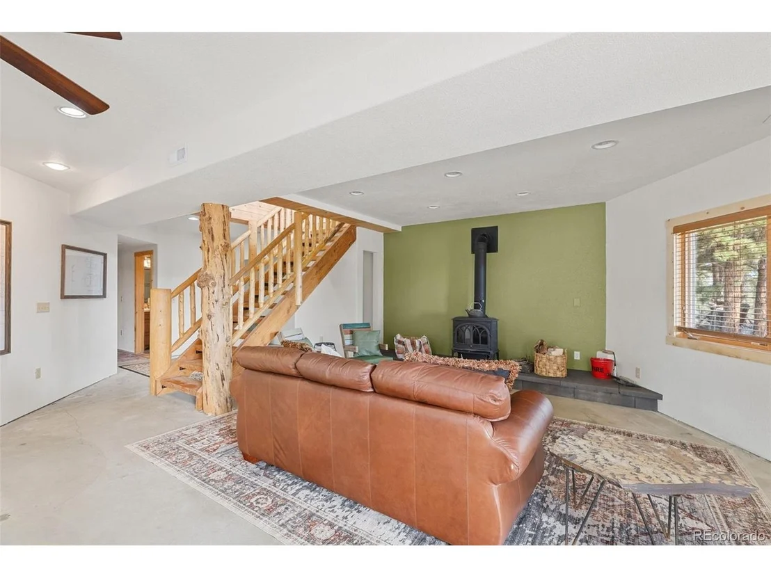 Photo of 559 Bellows Rd