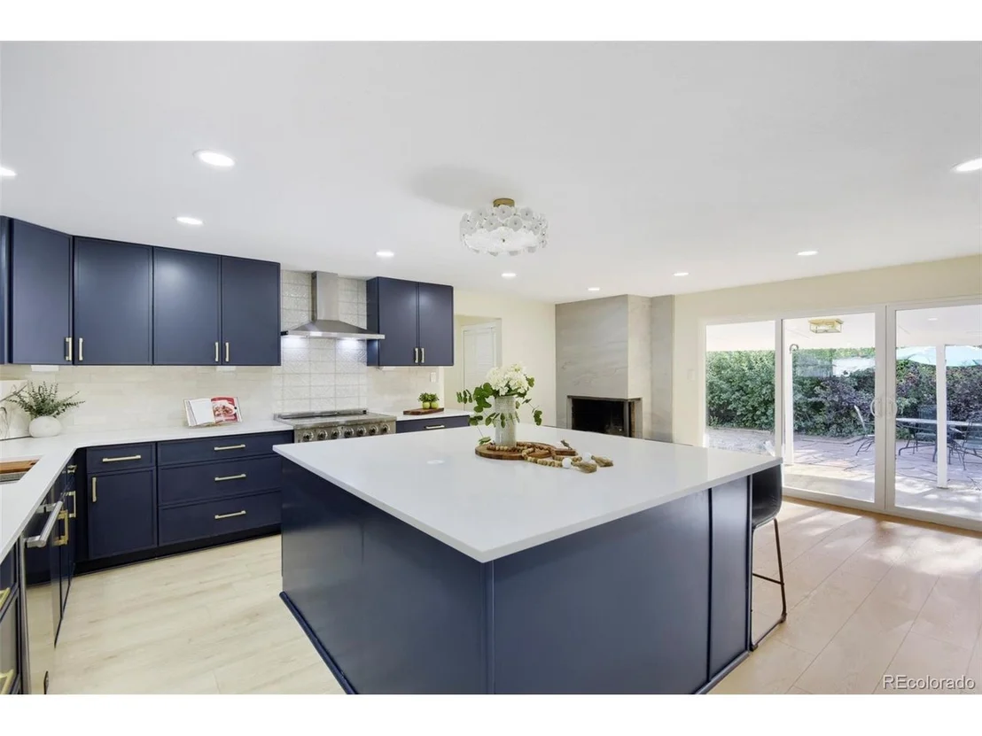 Photo of 6077 Flower St