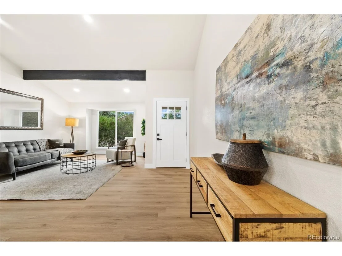 Photo of 8162 Field Cir