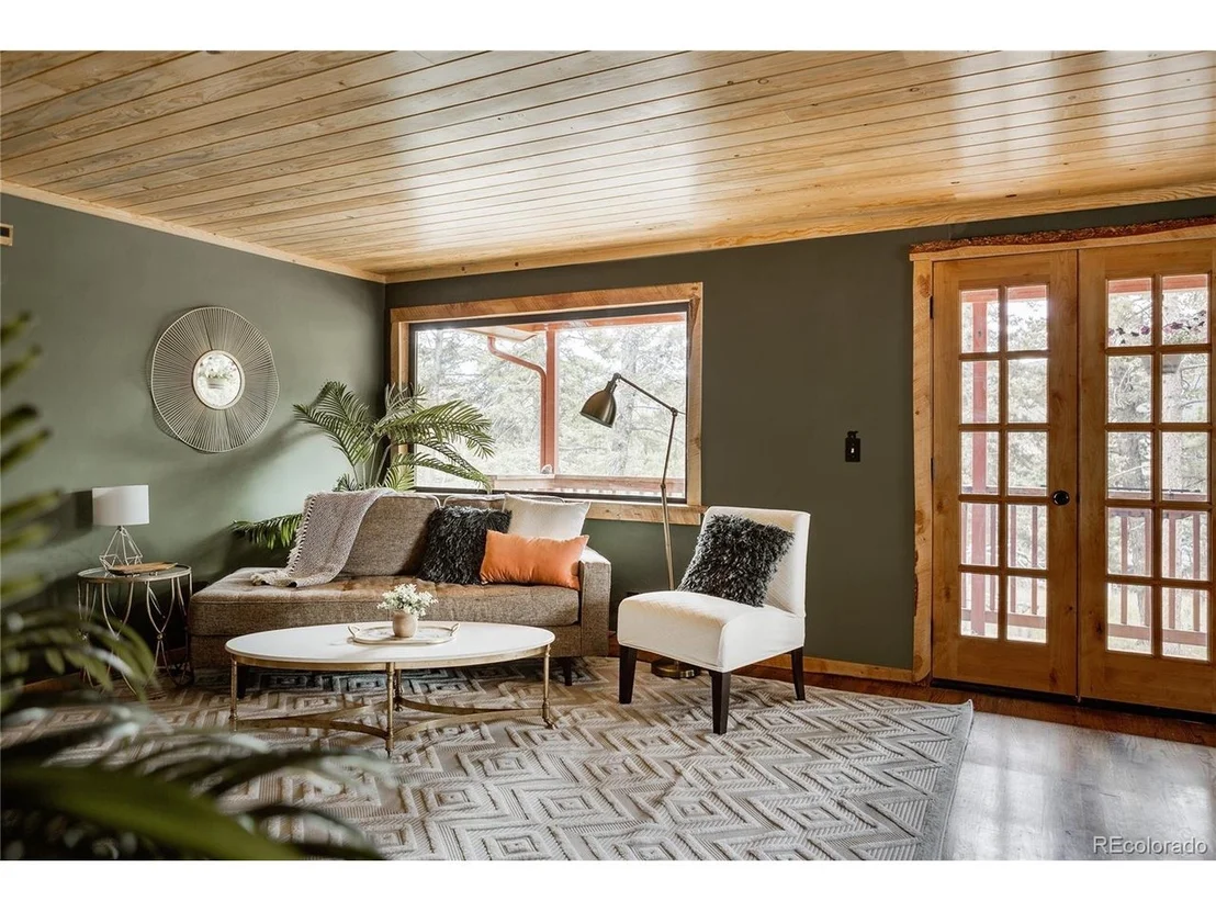 Photo of 297 Circle Dr