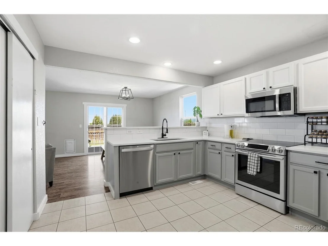 Photo of 10521 Taylor Ave