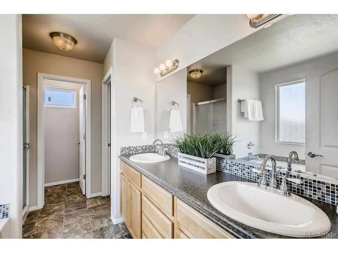 Photo of 5675 Vine Ave