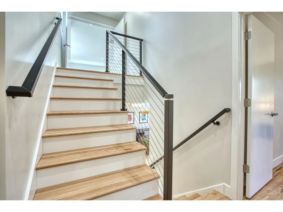 Photo of 375 Bates Ave