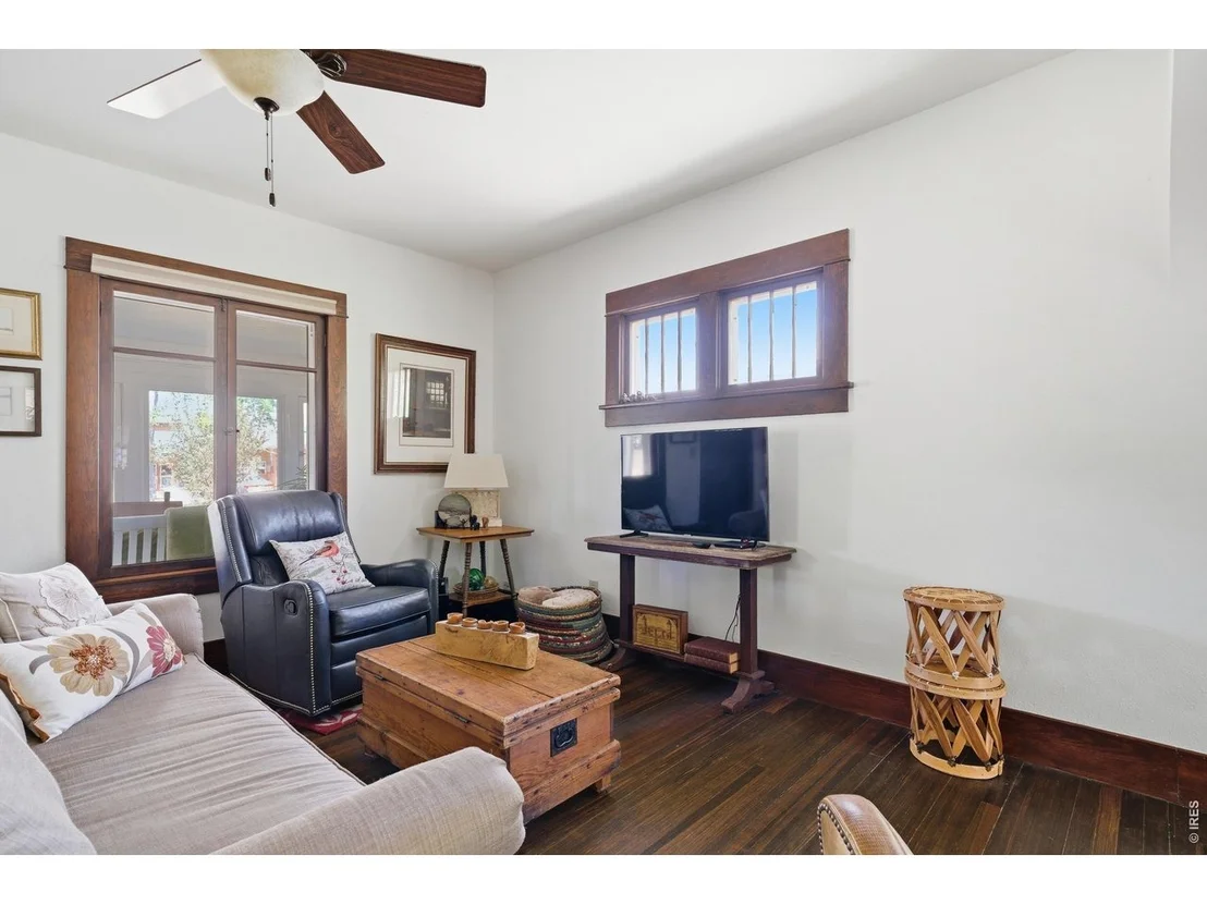 Photo of 212 2nd St
