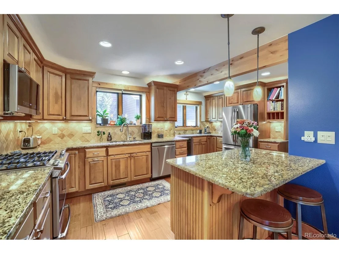 Photo of 460 W Coyote Dr