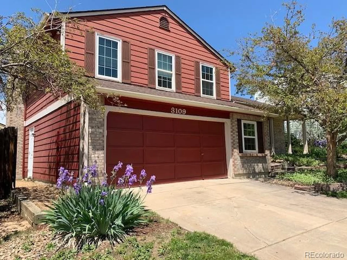 Photo of 3109 N Oak Cir