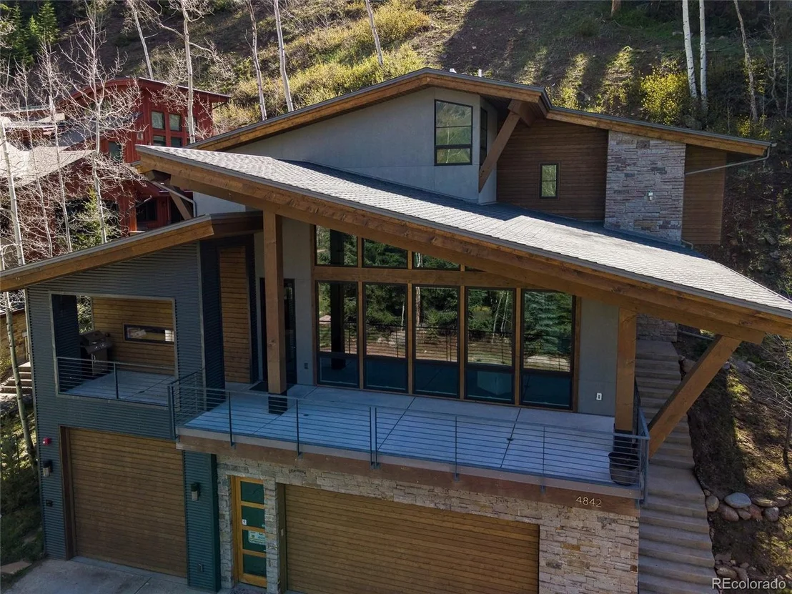 Photo of 4842 Meadow Ln