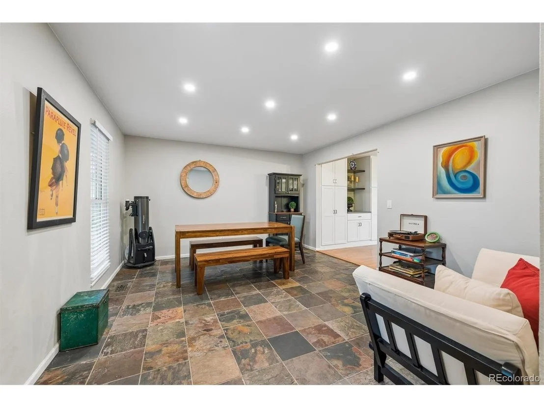 Photo of 210 Crawford Cir