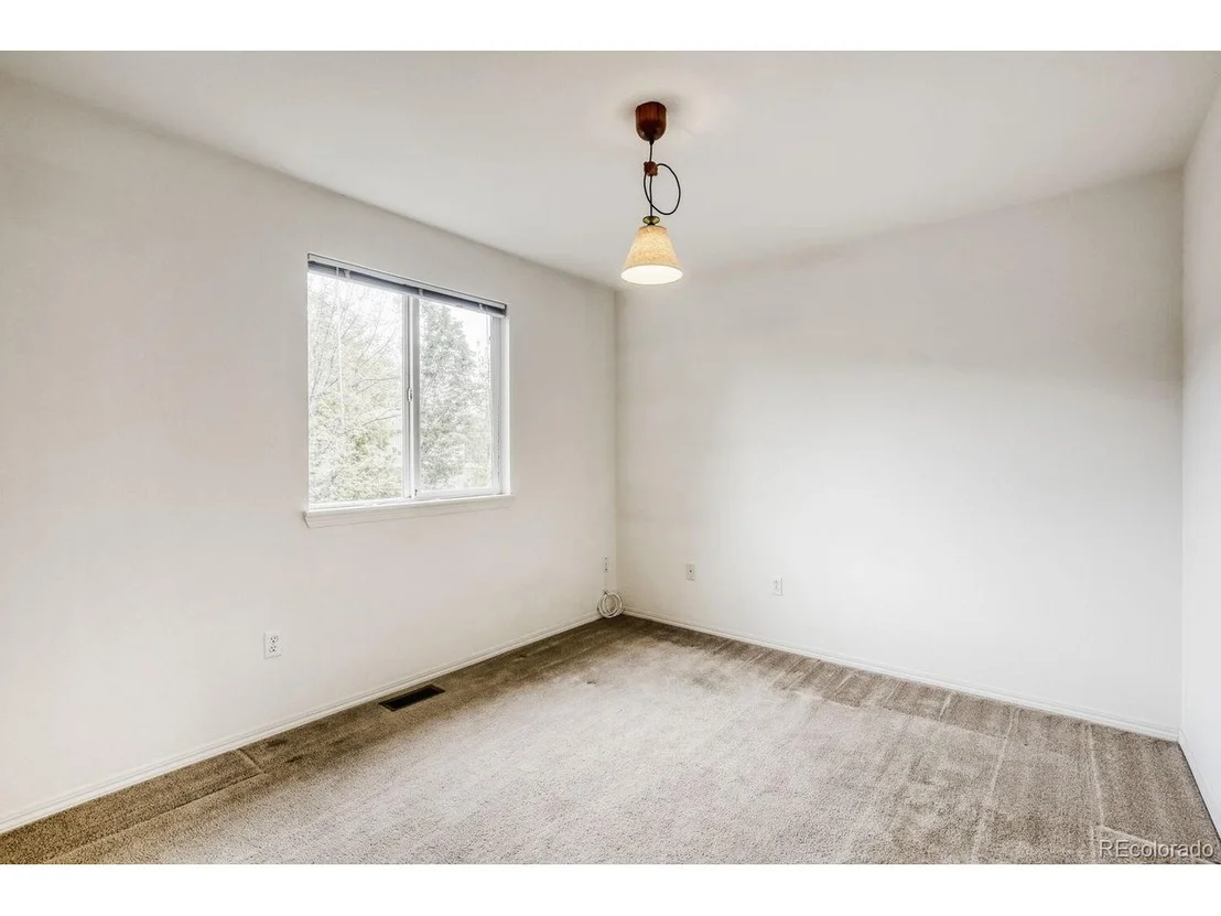 Photo of 1355 Carnation Cir