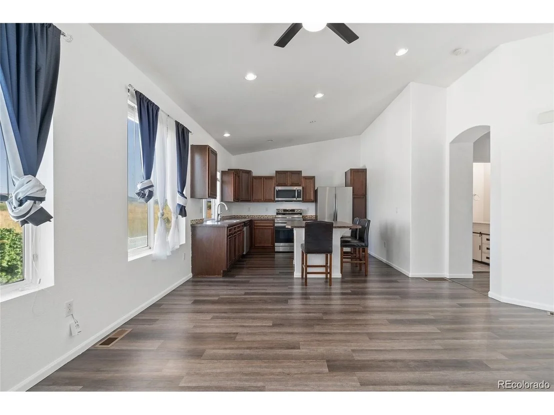 Photo of 5571 Killarney St