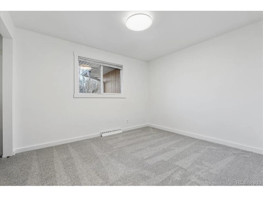 Photo of 215 Beryl Way