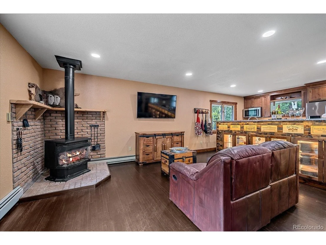 Photo of 4253 Fall River Rd