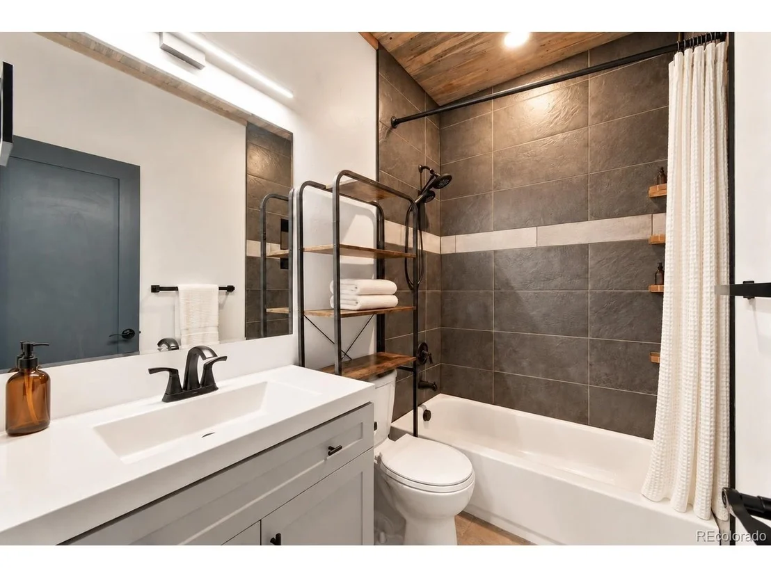 Photo of 42 Hannah Cir