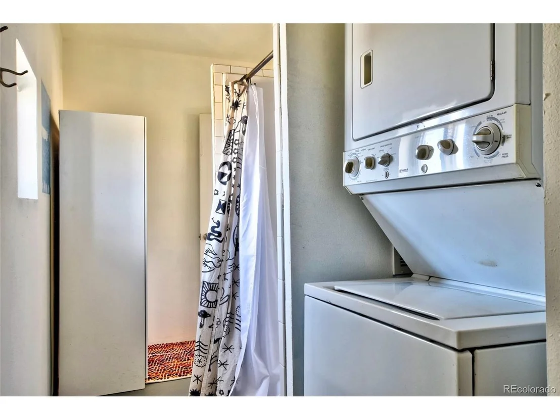 Photo of 160 Rhyolite Dr