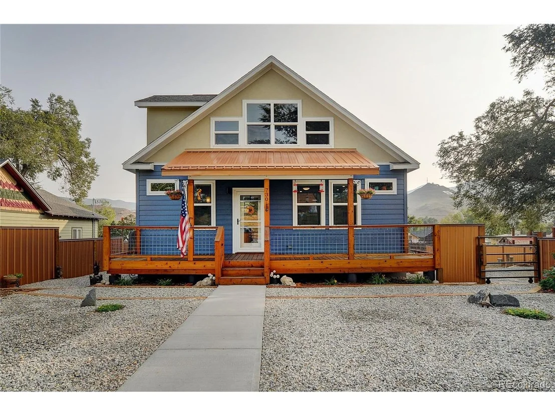Photo of 730 W 3rd St