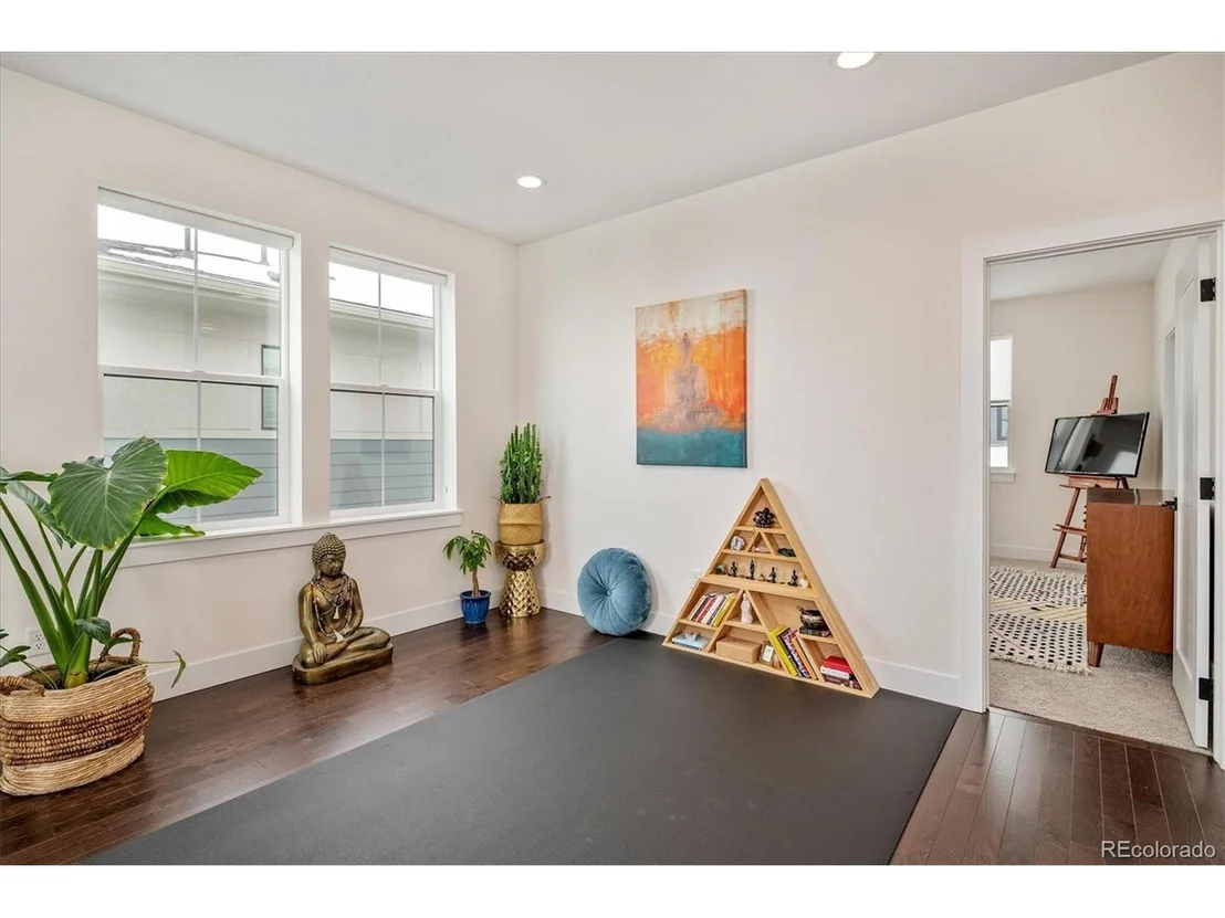 Photo of 5640 Wheaton Ave