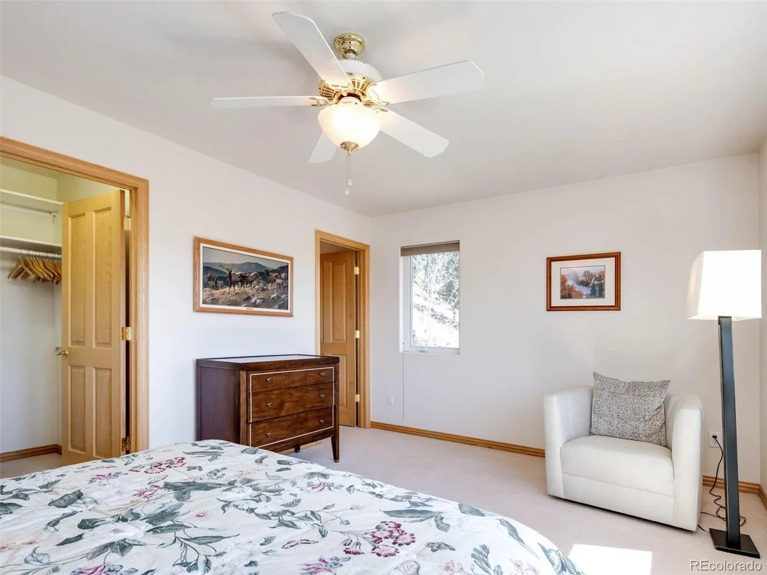 Photo of 180 Nuthatch Rd