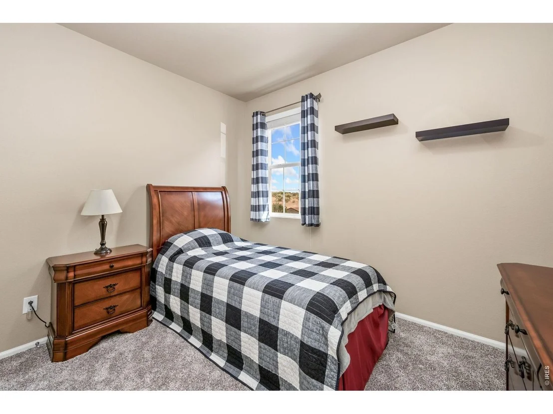 Photo of 10398 Stagecoach Ave
