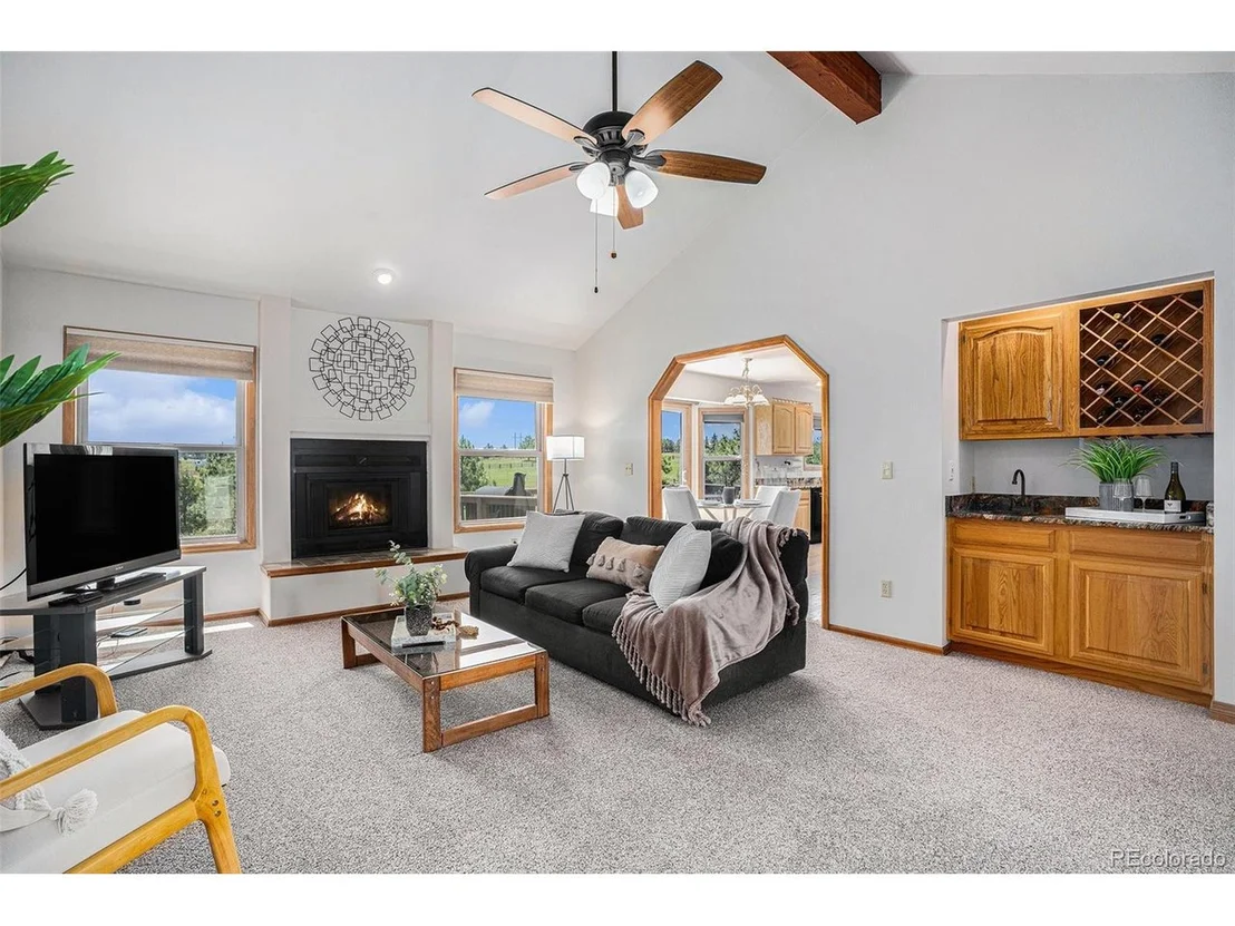 Photo of 2585 Mohawk Way