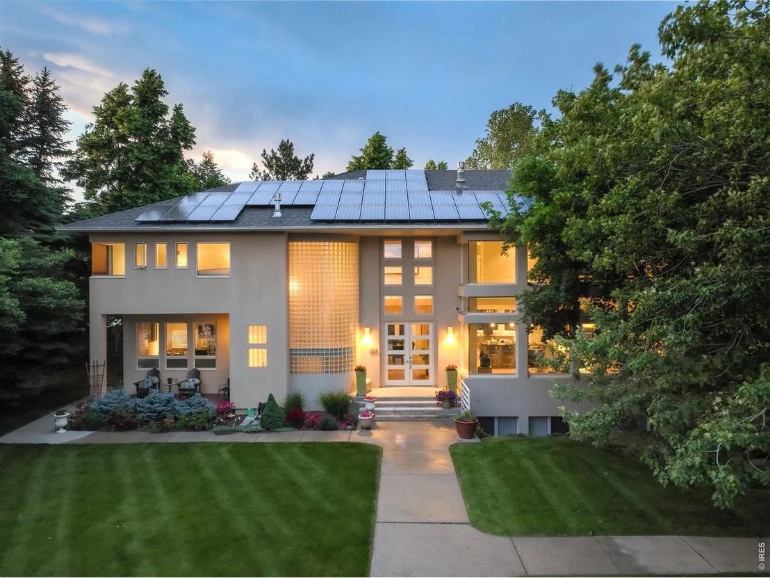 Photo of 2541 Tamarack Ave