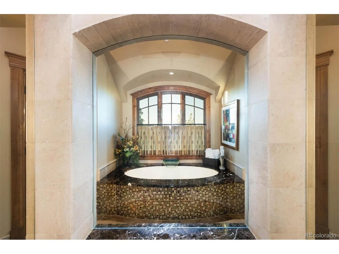 Photo of 8932 Mountain View Ln