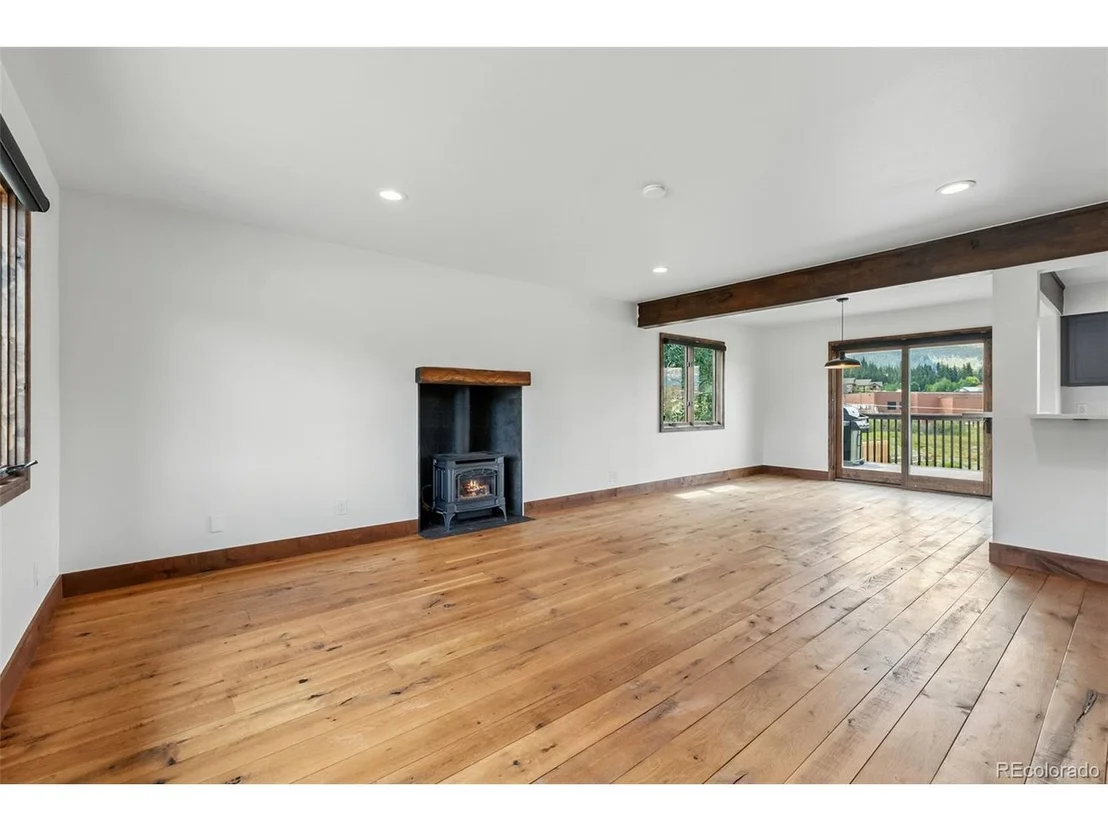 Photo of 815 Summit Dr
