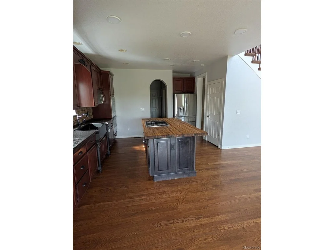 Photo of 4590 Pleasant Valley Cir