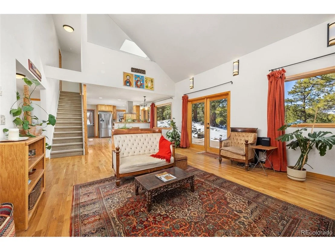 Photo of 253 Alpine Dr