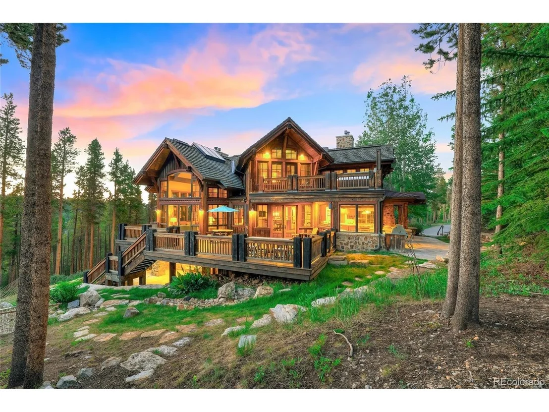 Photo of 456 Peerless Dr