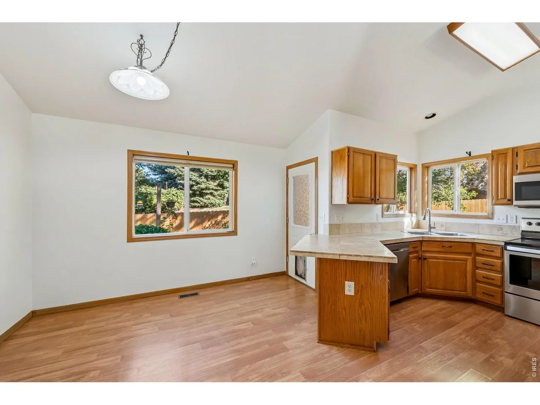 Photo of 430 Derry Dr