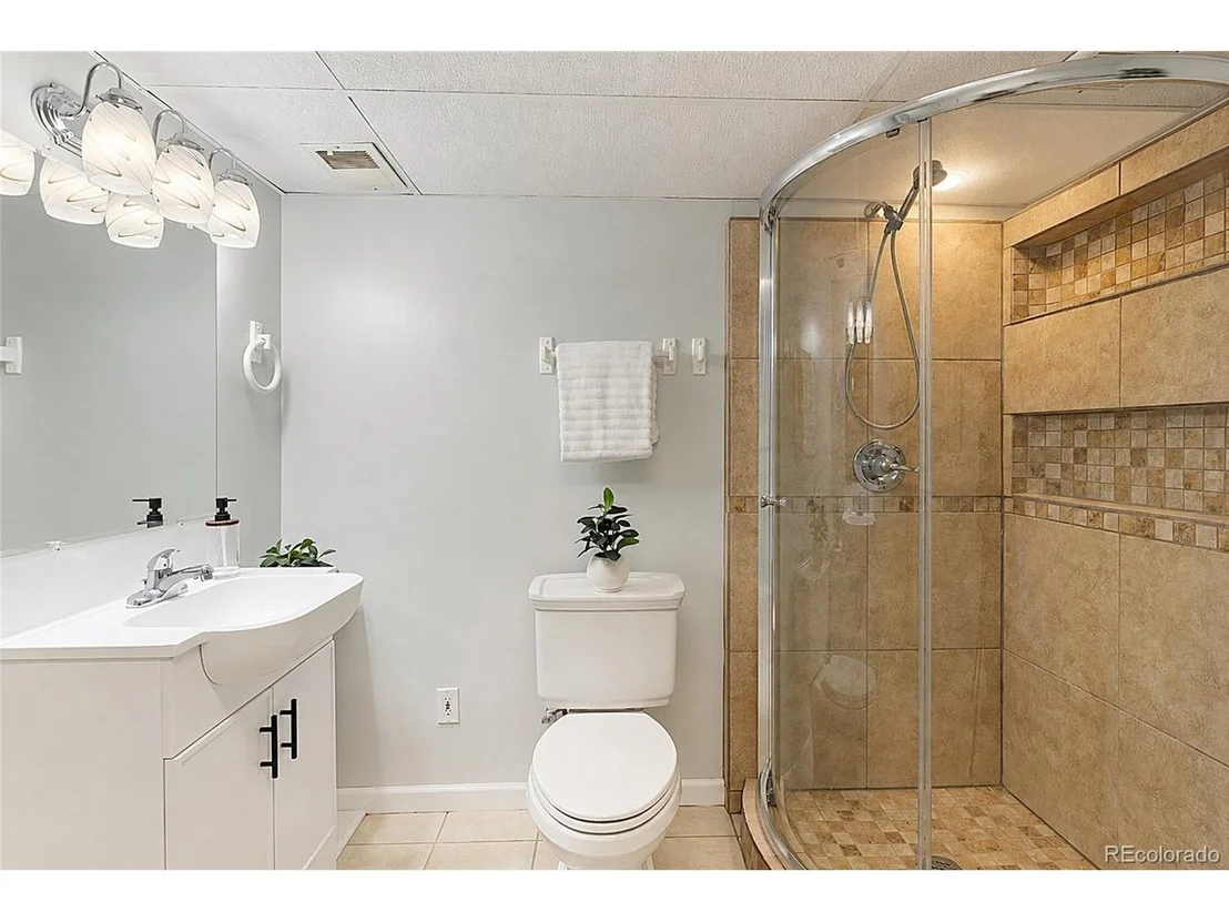 Photo of 216 Jefferson Dr