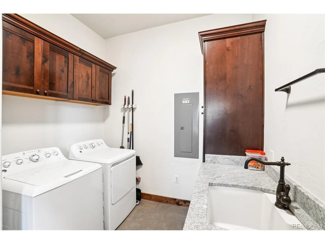 Photo of 152 Fairview Blvd