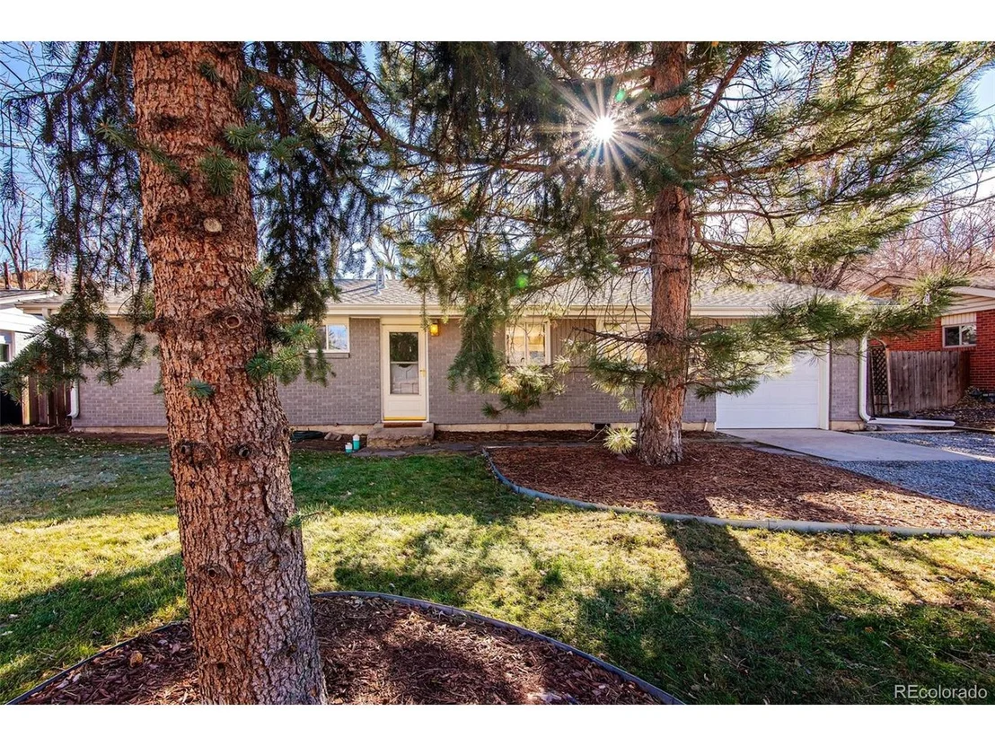 Photo of 2212 Edgewood Dr