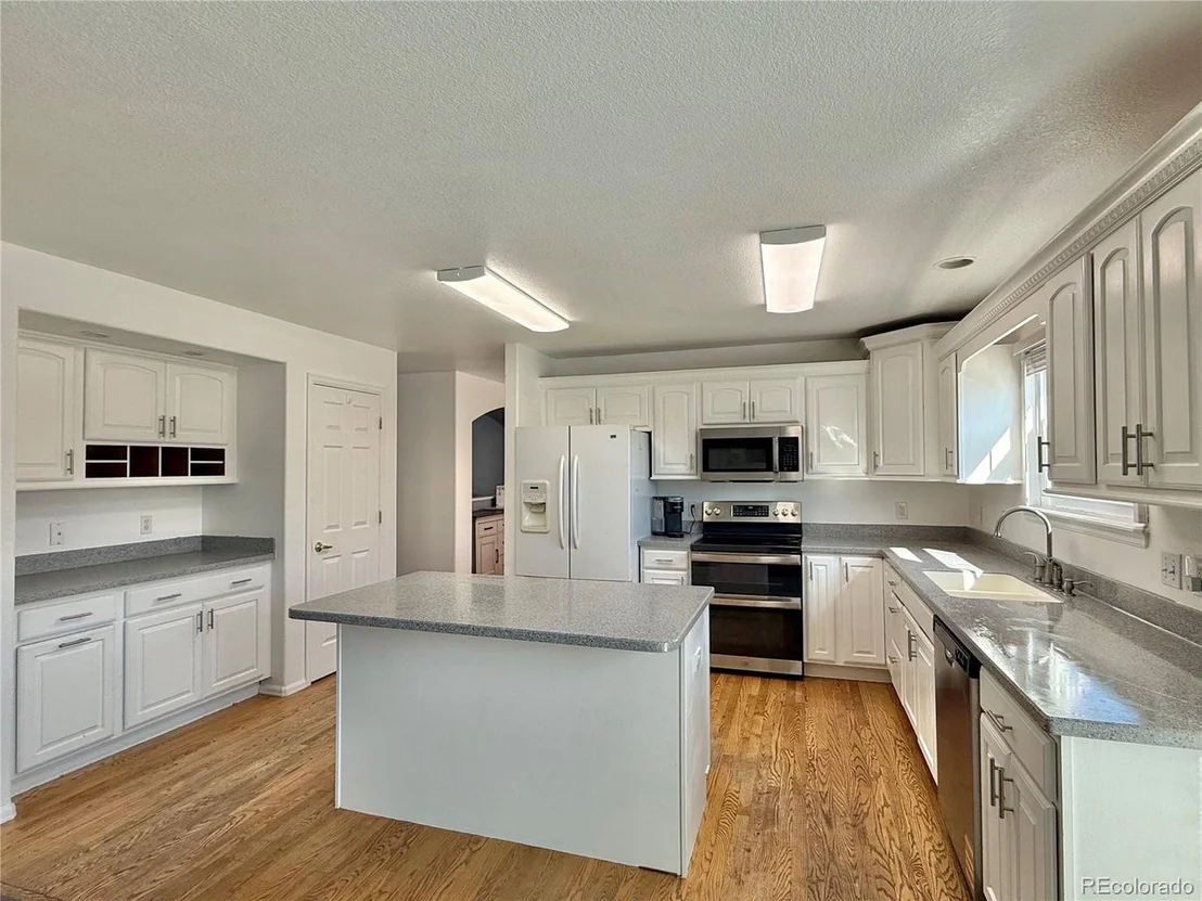 Photo of 5575 E 130th Dr