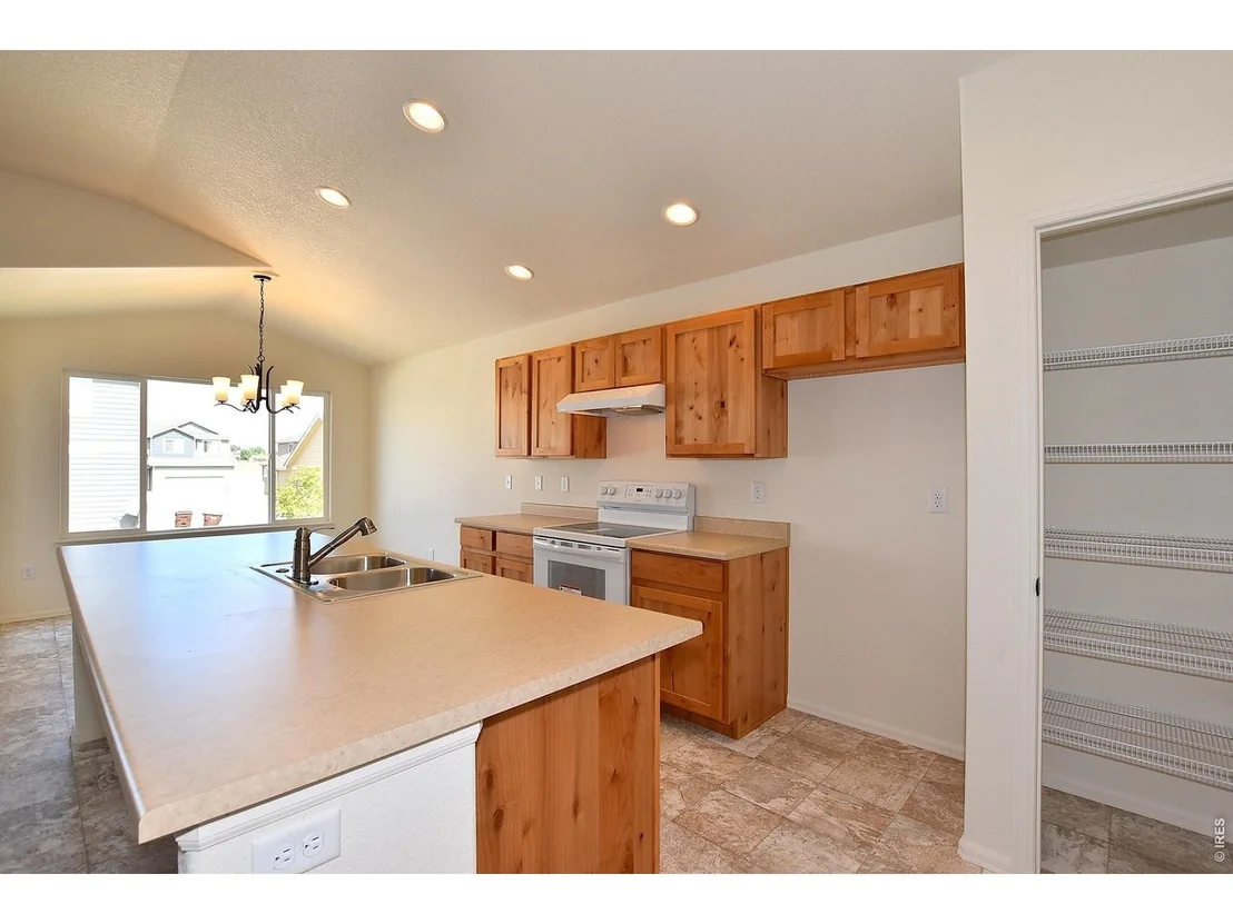 Photo of 2418 Juno Ln