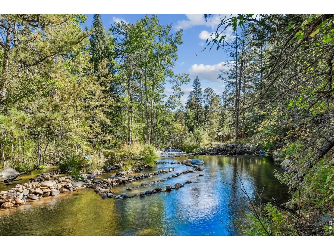 Photo of 511 Riverside Dr