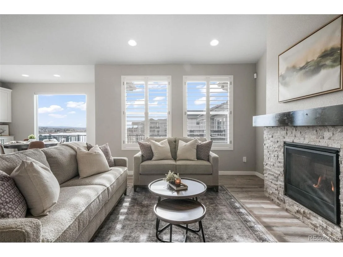 Photo of 2573 Lakes Edge Dr