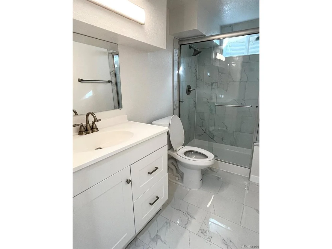 Photo of 376 Helena Cir