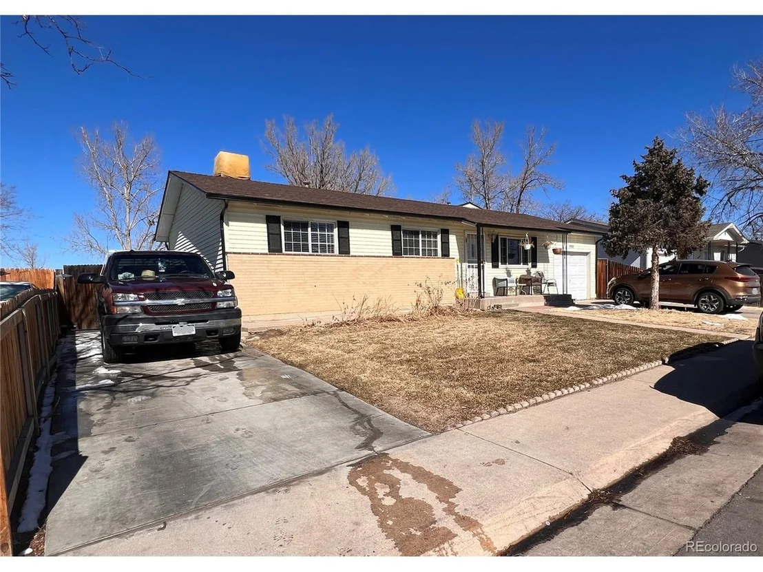 Photo of 5163 Carson St