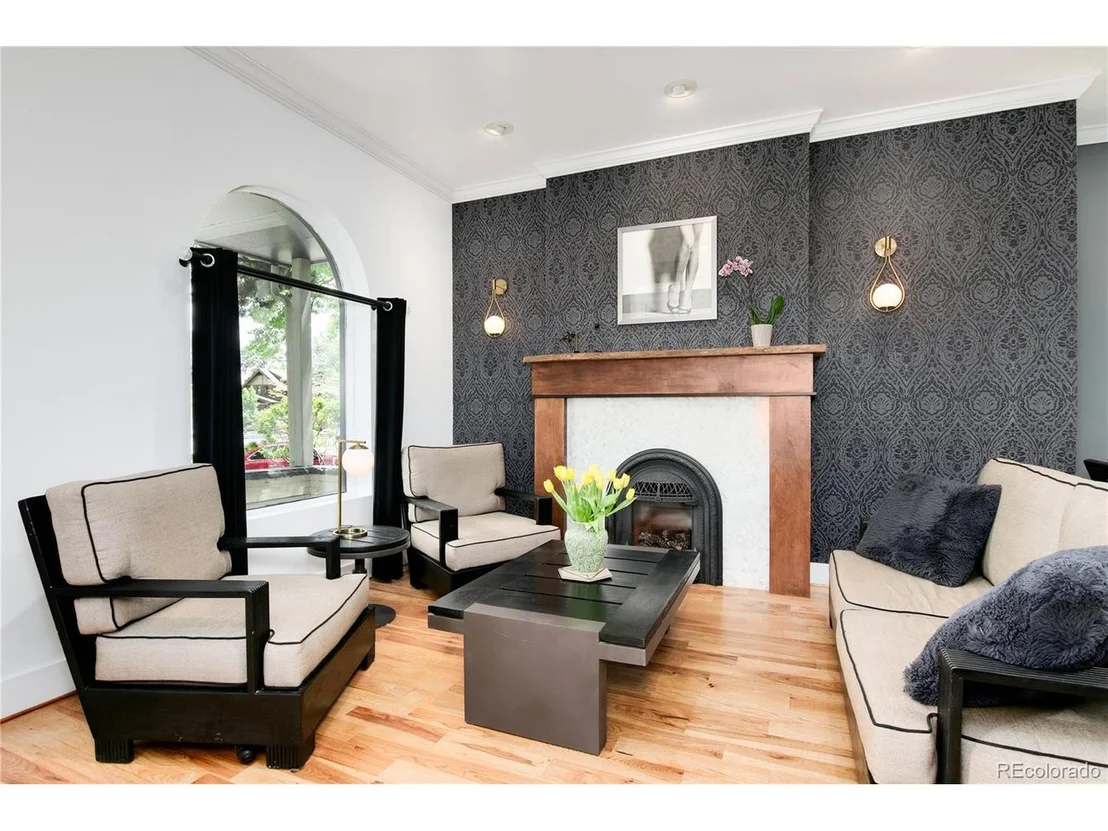Photo of 3115 Lowell Blvd