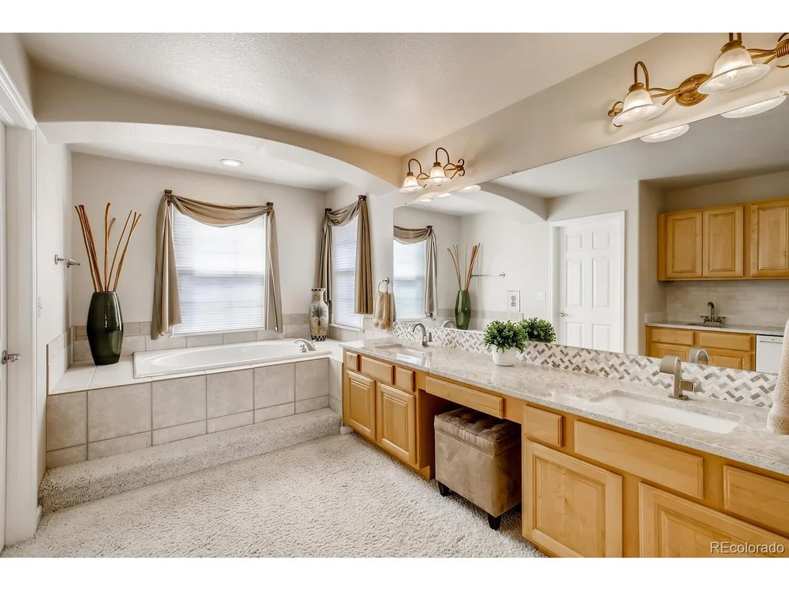 Photo of 10551 Laurelglen Cir