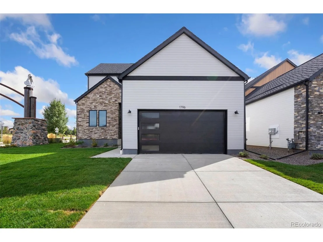 Photo of 1796 Barefoot Dr