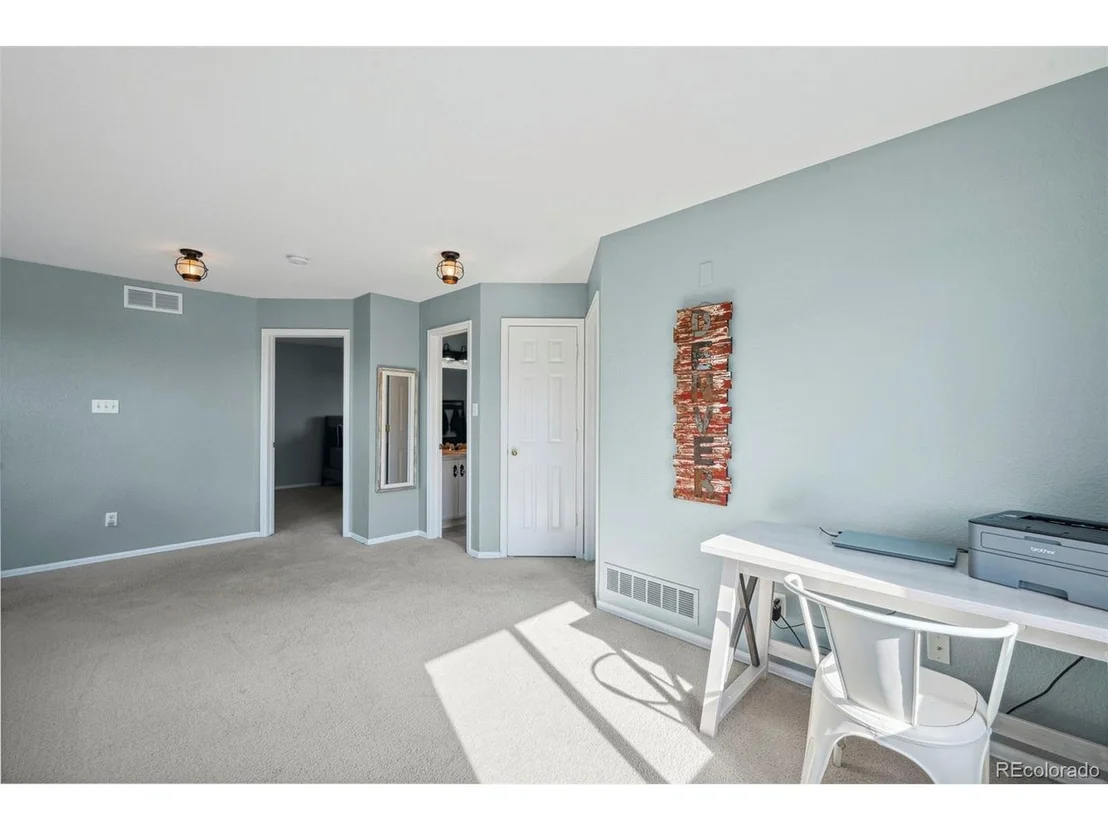 Photo of 7977 Emerson Ave