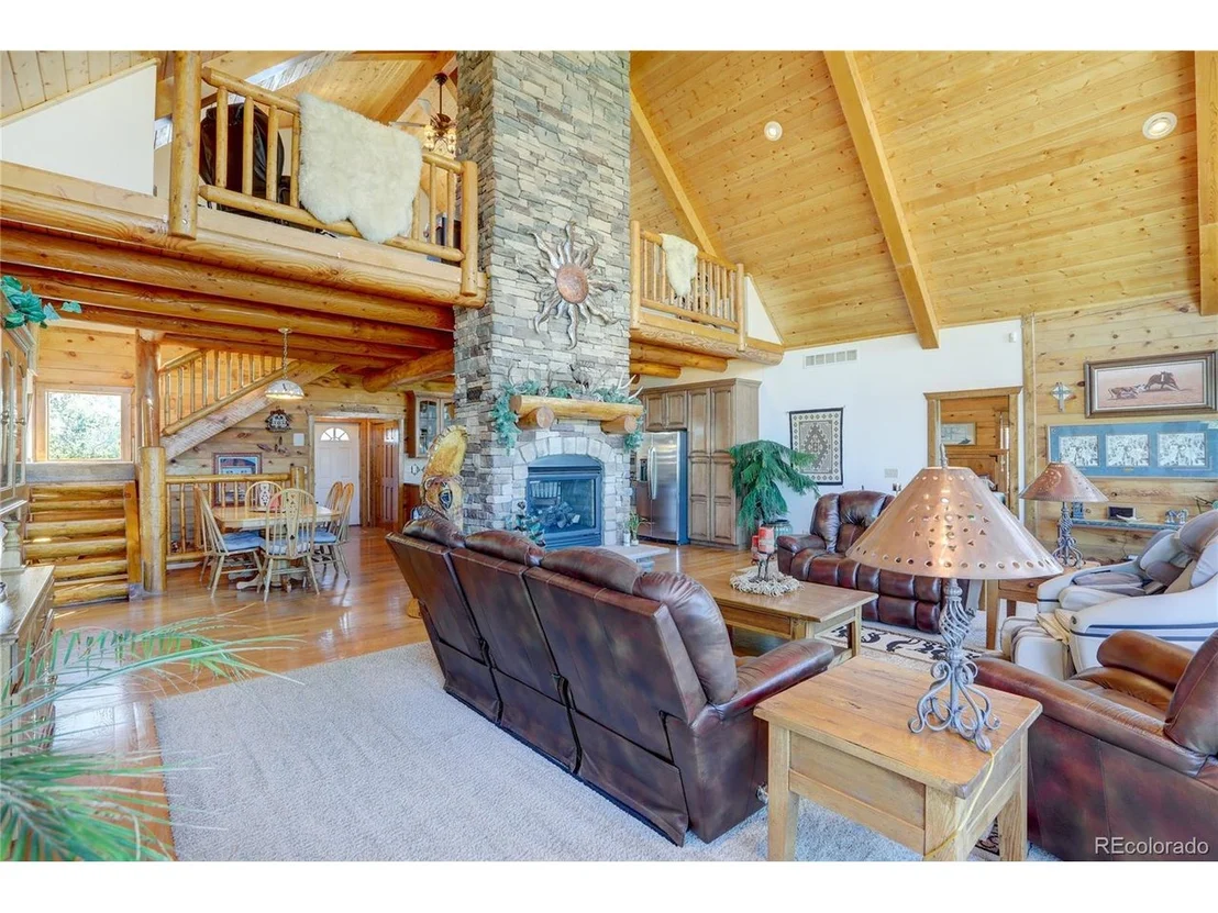 Photo of 6584 Lakeside Cir